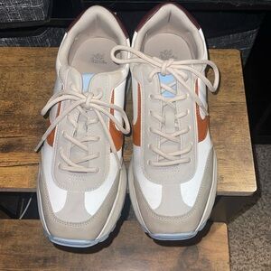 Wild fable tennis shoes size 9
